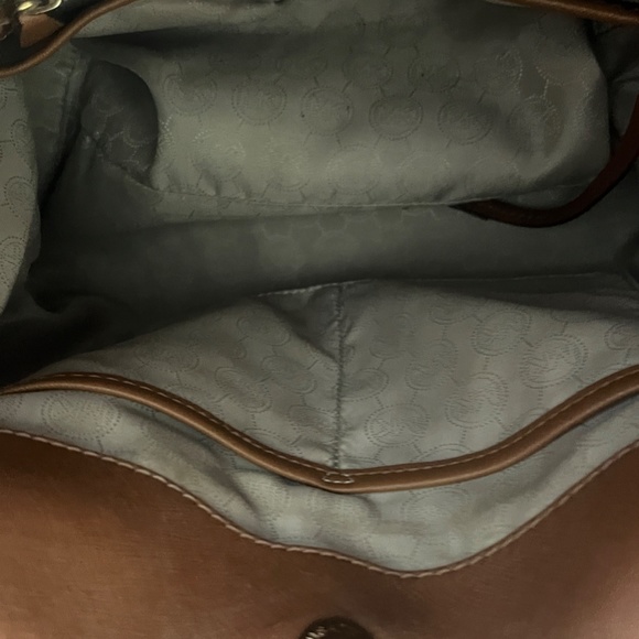 Michael Kors Large Hamilton Bag - Picture 10 of 16